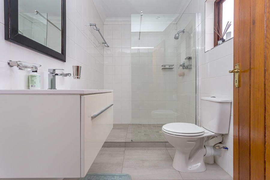 To Let 5 Bedroom Property for Rent in Milnerton Western Cape